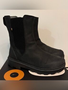 Bogs Holly Tall Leather Chelsea Boots